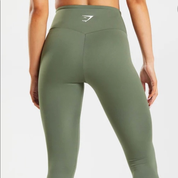 Gymshark womes leggings Sz Medium olive green - Picture 1 of 6